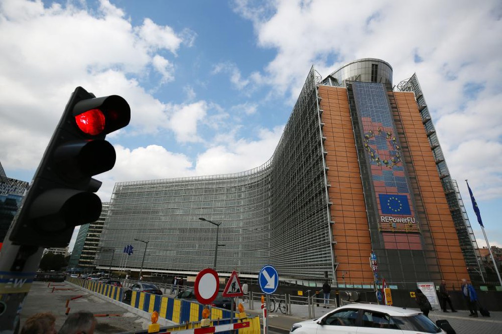 媒体管家： “这意味着全球合作再次出现倒退”——欧盟对华电动汽车加征关税引发多方反对