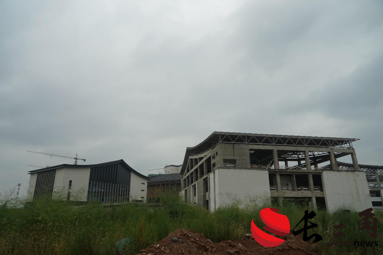 已耗资6亿元 赣南最大在建文体民生项目停工十个月(图5) 已耗资6亿元 赣南最大在建文体民生项目停工十个月(图5)
