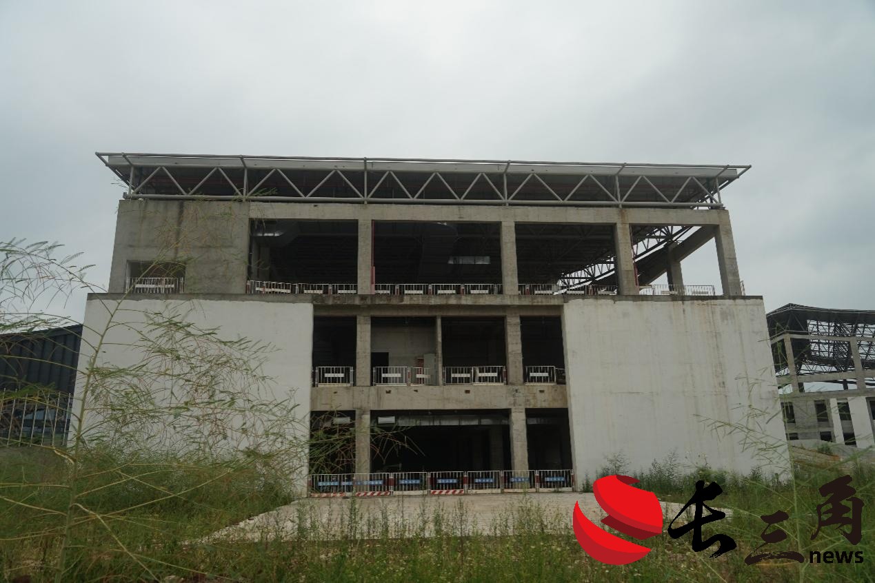 已耗资6亿元 赣南最大在建文体民生项目停工十个月(图6) 已耗资6亿元 赣南最大在建文体民生项目停工十个月(图6)