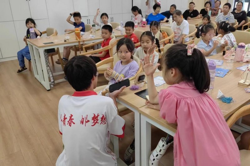 时光剪影,柏卜情谊润童心田——西柏坡精神志愿宣讲走进袁家边儿童心间(图2) 时光剪影,柏卜情谊润童心田——西柏坡精神志愿宣讲走进袁家边儿童心间(图2)