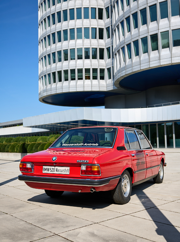 媒体管家： 有远见 有技术 有行动 宝马集团将于2028年推出量产氢燃料电(图3)